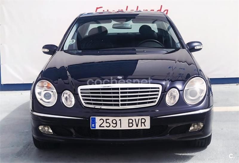 Azul Usado 2002 Mercedes E320 Elegance Berlina | 6500 € - Imagen 1/4