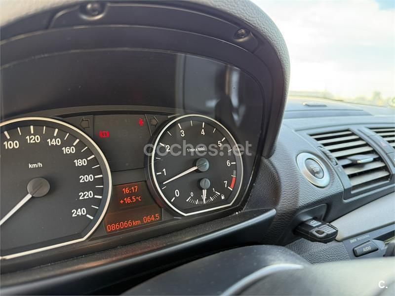 Usado BMW 118 170 CV (125 kW) 2011 Negro Utilitario