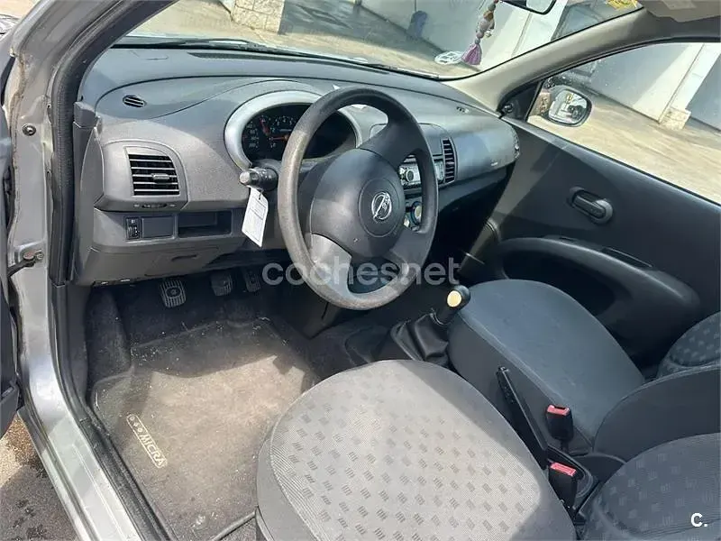 Usado Nissan Micra 80 CV (58 kW) 2005 Gris / plata Berlina