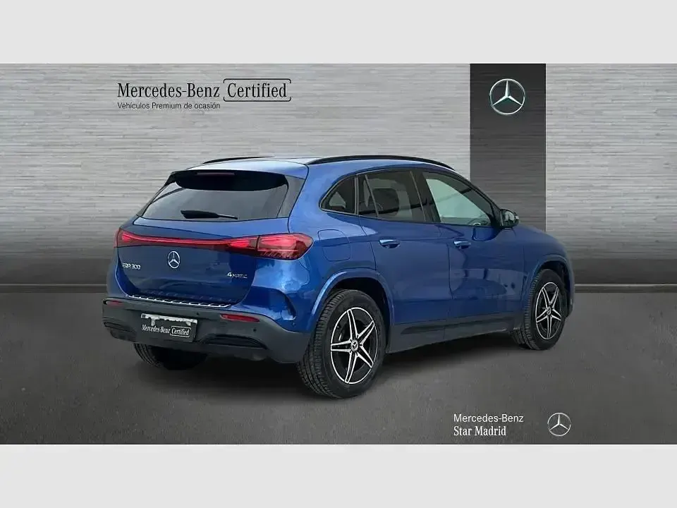 Käytetty Mercedes EQA300 167 kW (228 HP) 2025 Sininen Katumaasturi
