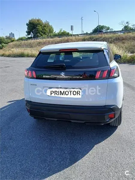 Usado Peugeot 3008 Active 130 CV (95 kW) 2022 Blanco SUV