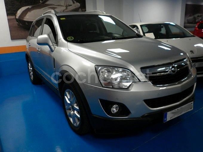 Gris / plata Usado 2012 Opel Antara Excellence SUV | 9900 € (Un poco caro) - Imagen 1/4