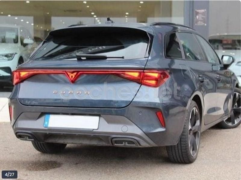Usado Cupra Leon 150 CV (110 kW) 2024 Gris / plata Familiar