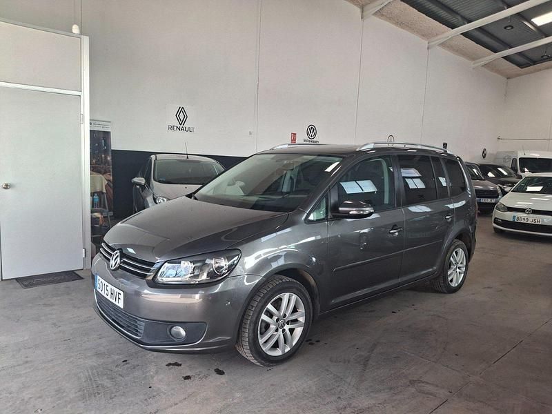 Usado VW Touran Advance 105 CV (77 kW) 2014 Gris Monovolumen