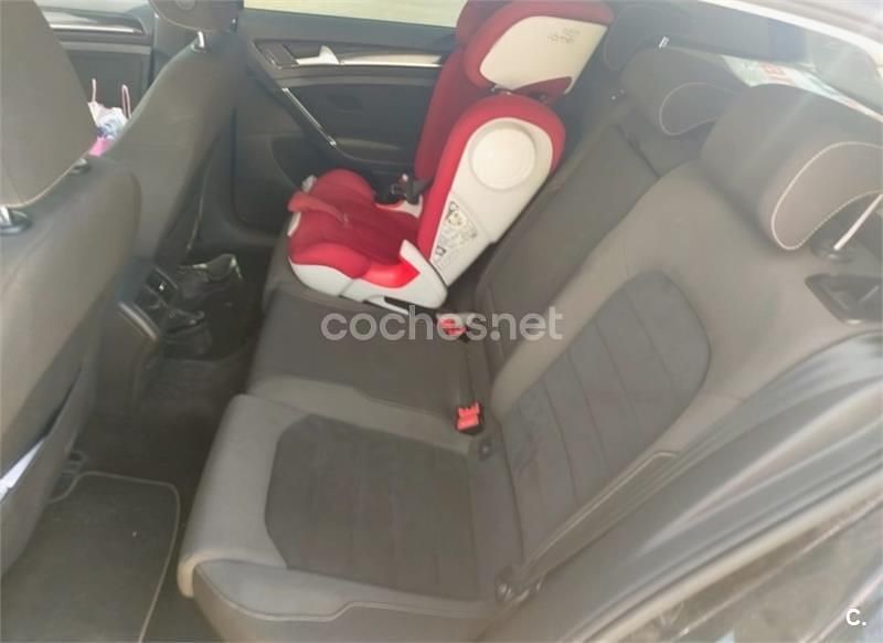 Usado VW Golf VII 105 CV (77 kW) 2013 Negro Berlina