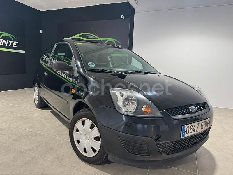 Usado Ford Fiesta Trend 68 CV (50 kW) 2008 Negro Berlina