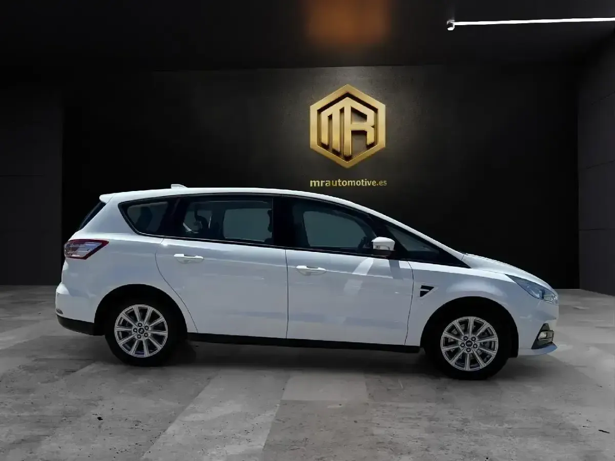 Usado Ford S-MAX Trend 190 CV (139 kW) 2022 Blanco Monovolumen
