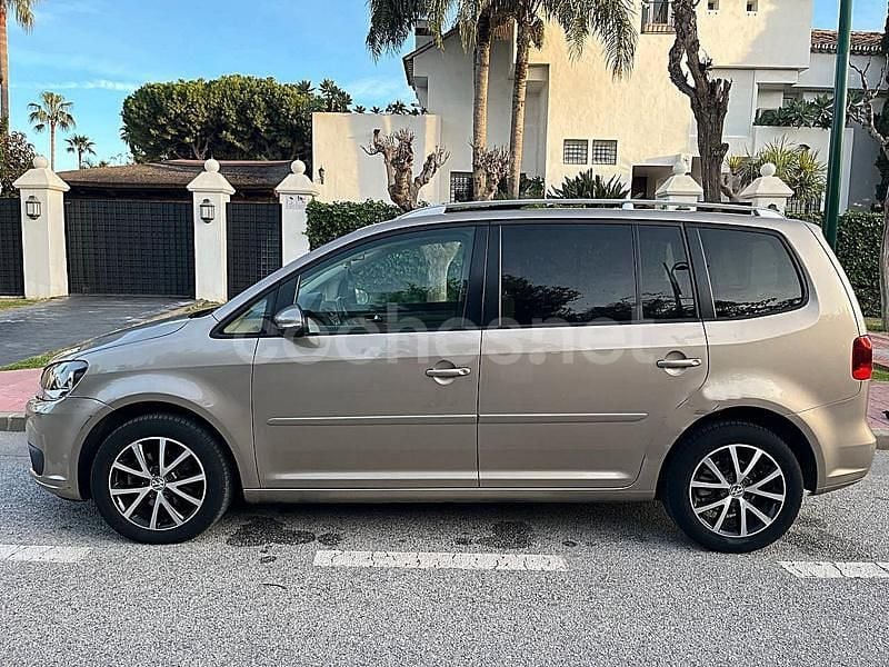 Usado VW Touran Advance 105 CV (77 kW) 2015 Beige Monovolumen