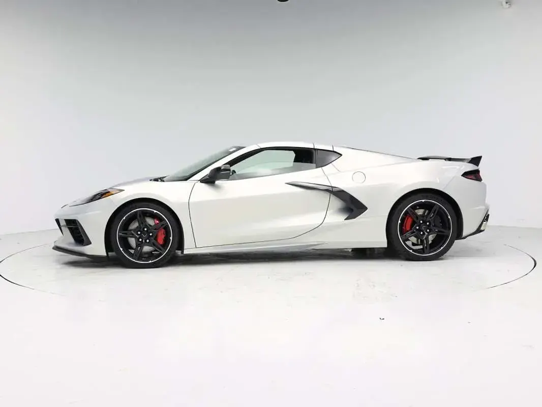 Usado Chevrolet Corvette Stingray 502 CV (369 kW) 2023 Blanco Coupe