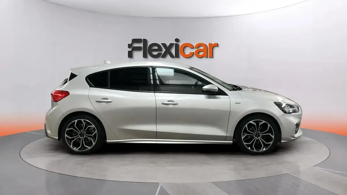 Usado Ford Focus ST-Line 125 CV (91 kW) 2018 Gris Berlina