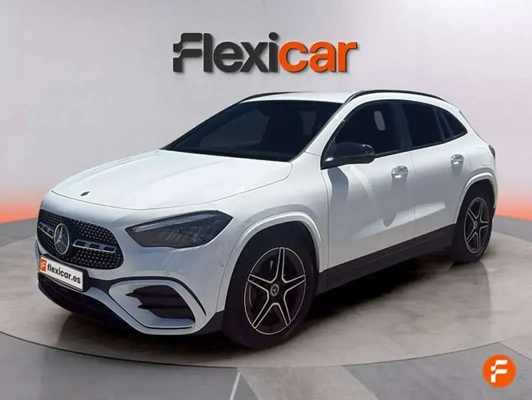 Usado Mercedes GLA200 150 CV (110 kW) 2023 Blanco SUV