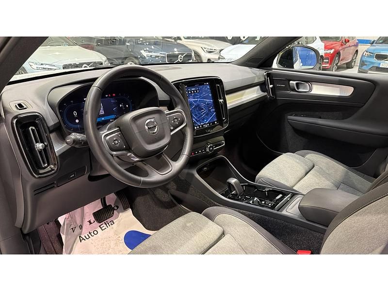 Usado Volvo XC40 Plus 163 CV (119 kW) 2025 Blanco SUV