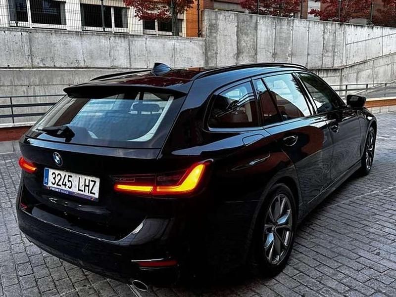 Usado BMW 318 Sport Line 151 CV (111 kW) 2020 Negro Familiar