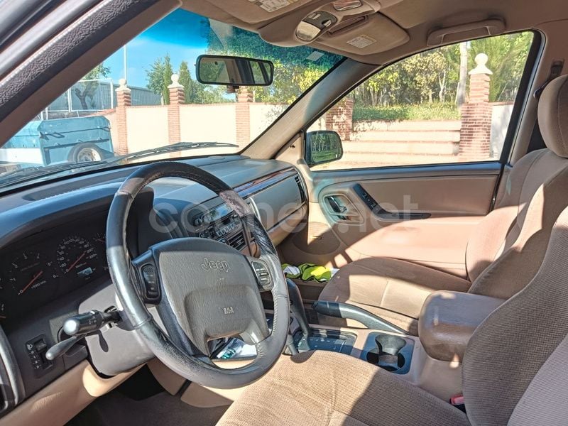 Usado Jeep Cherokee Sport 115 CV (84 kW) 2000 Verde SUV