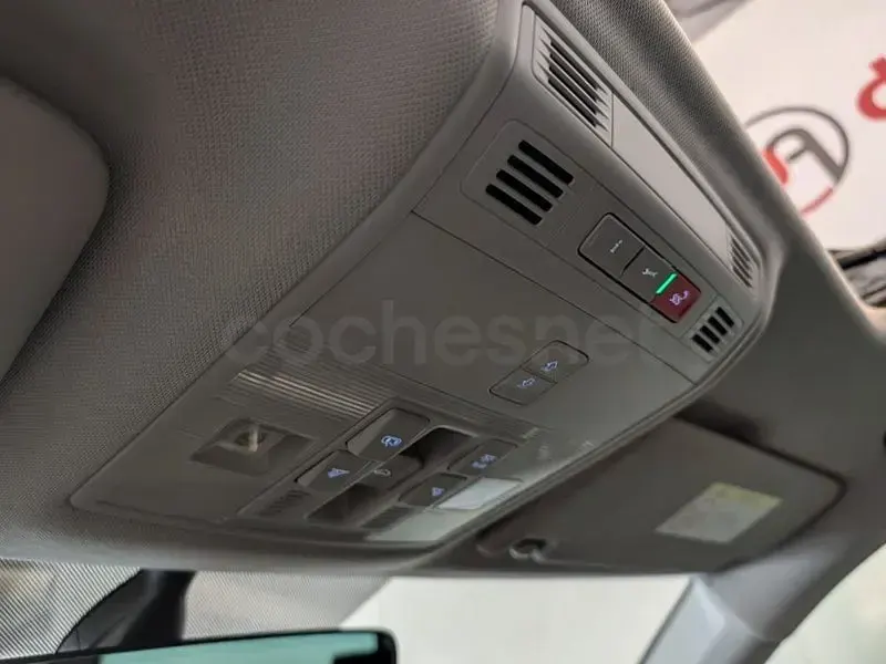 Usado Skoda Superb Ambition 150 CV (110 kW) 2023 Gris / plata Familiar
