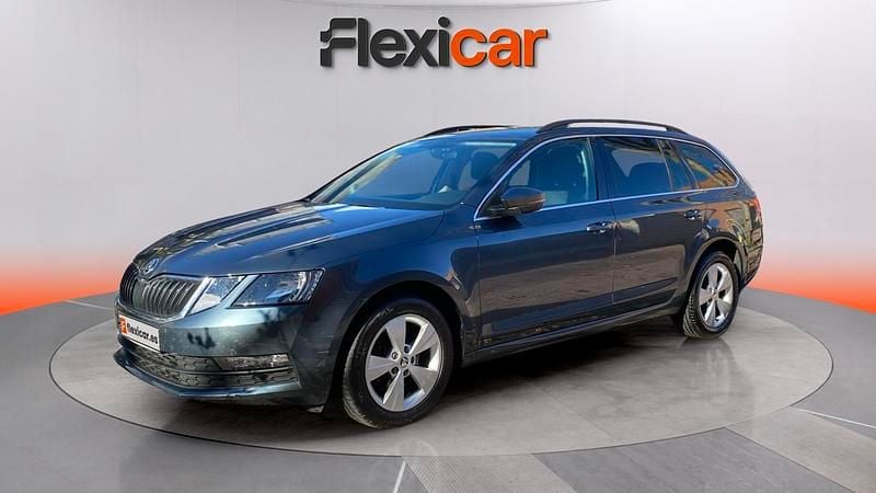 Usado Skoda Octavia Style 150 CV (110 kW) 2020 Gris Familiar
