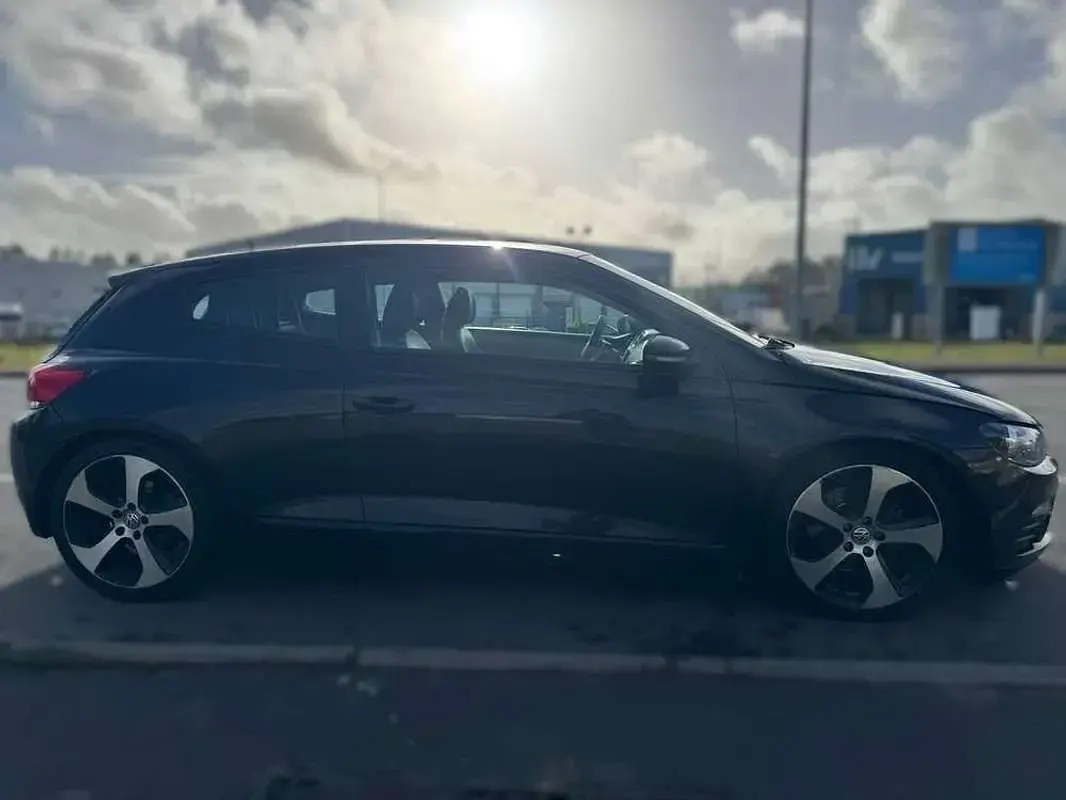 Usado VW Scirocco 170 CV (125 kW) 2009 Negro Coupe