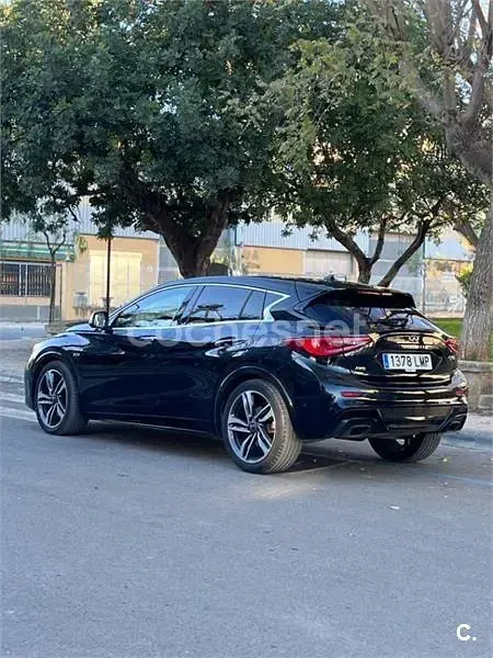 Usado Infiniti QX30 Premium 170 CV (125 kW) 2016 Negro SUV