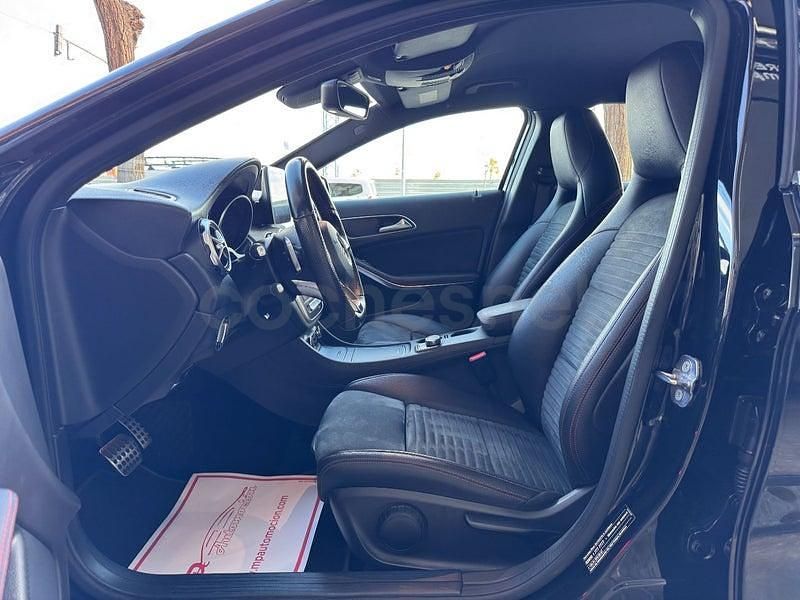 Usado Mercedes GLA180 122 CV (89 kW) 2019 Negro SUV