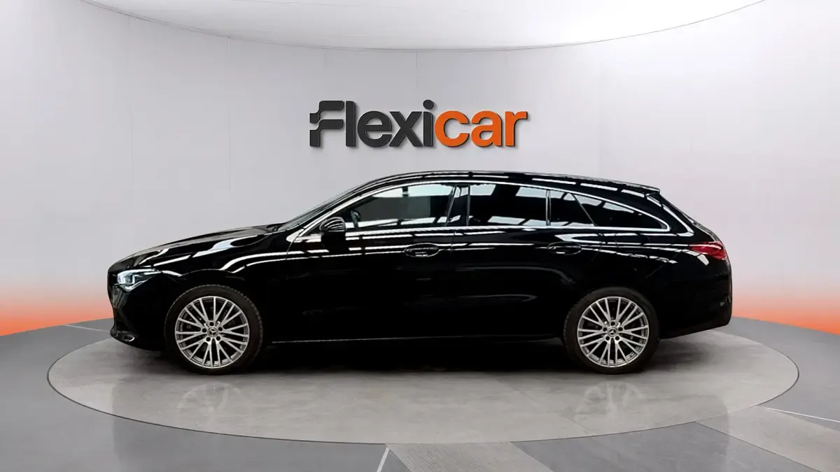 Käytetty Mercedes CLA250e Shooting Brake 218 HP (160 kW) 2023 Musta Farmari
