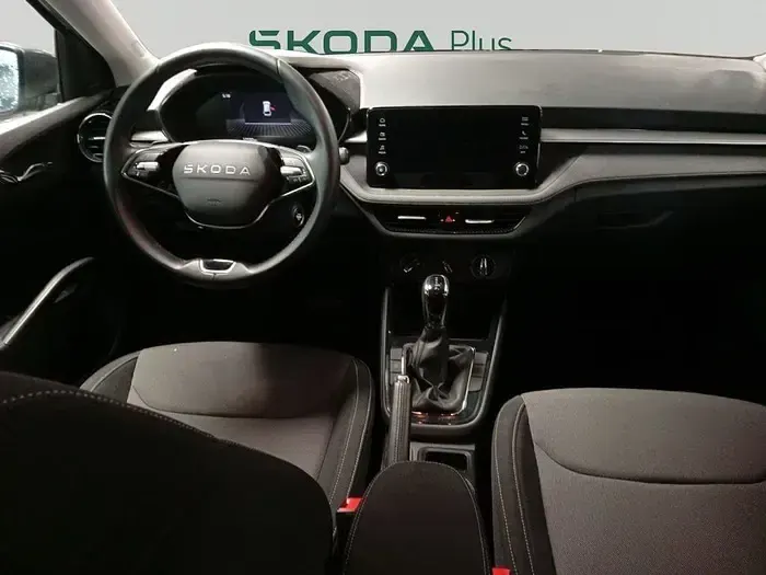 Usado Skoda Fabia Selection 115 CV (84 kW) 2025 Gris/plata Utilitario