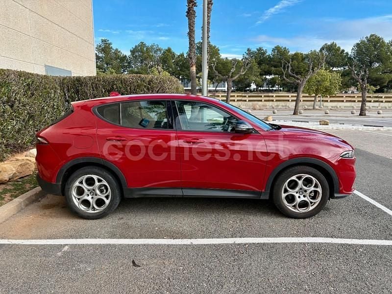 Usado Alfa Romeo Tonale Sprint 130 CV (95 kW) 2023 Rojo SUV