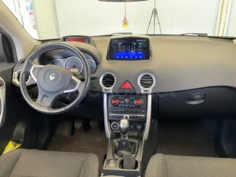 Usado Renault Koleos Dynamique 175 CV (128 kW) 2009 Beige SUV
