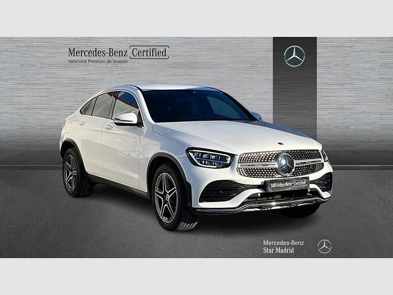 Usado Mercedes GLC220 AMG line 194 CV (142 kW) 2022 Blanco polar  pintura unicolor Coupe