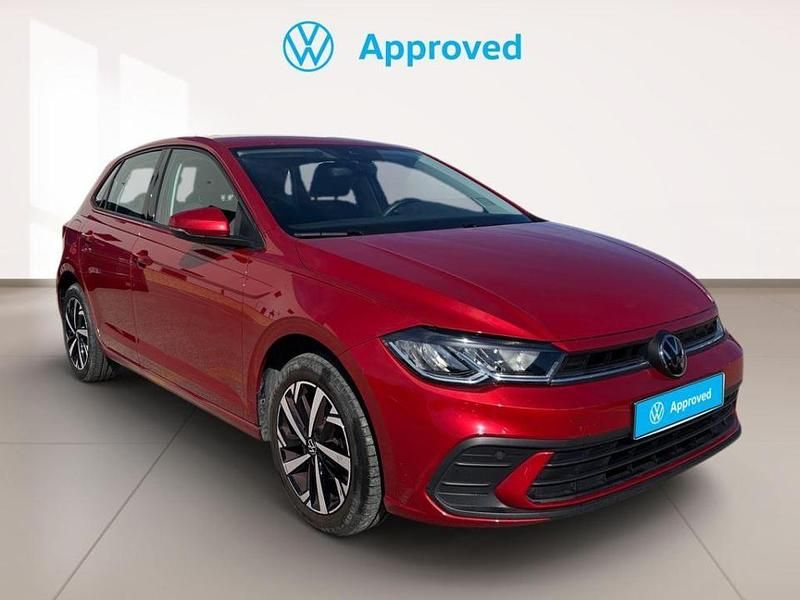 Usado VW Polo Life 95 CV (69 kW) 2022 Rojo Utilitario