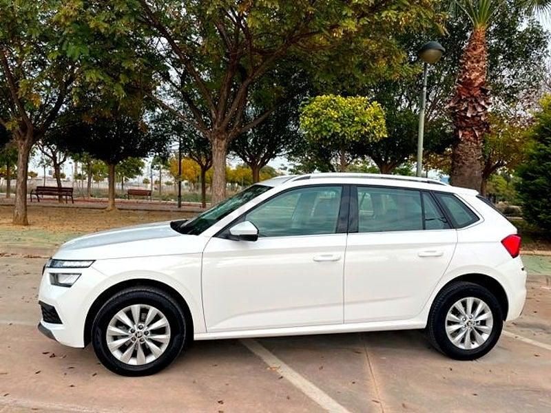 Usado Skoda Kamiq Ambition 110 CV (80 kW) 2021 Blanco SUV