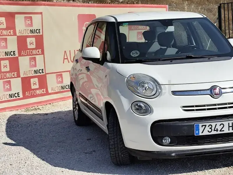 Usado Fiat 500L 85 CV (62 kW) 2014 Blanco Monovolumen