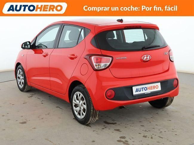 Usado Hyundai i10 67 CV (49 kW) 2019 Rojo Utilitario
