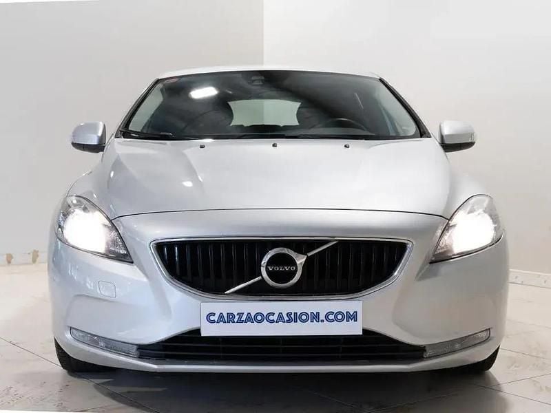 Usado Volvo V40 Kinetic 120 HP (88 kW) 2017 Cinzento Sedan