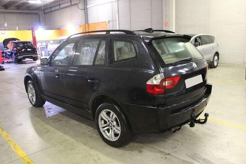 Usado BMW X3 Comfort Edition 218 CV (160 kW) 2005 Negro SUV