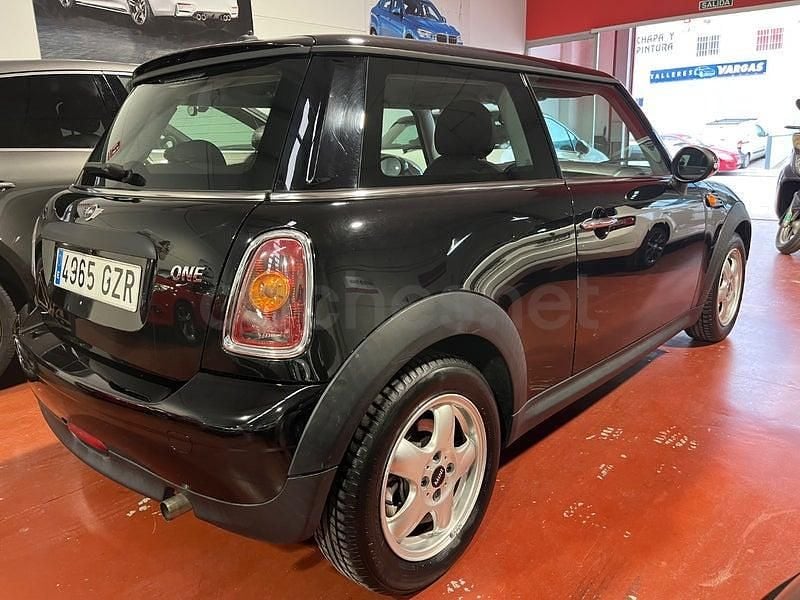 Usado Mini One Clubman 98 CV (72 kW) 2010 Negro Familiar