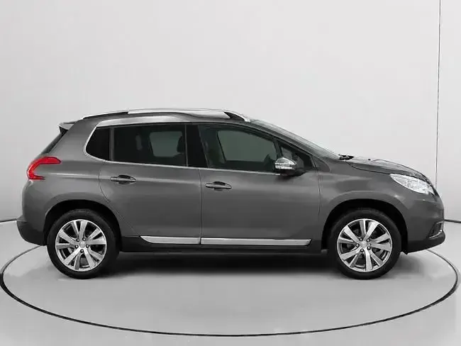 Usado Peugeot 2008 Allure 110 CV (80 kW) 2016 Gris SUV