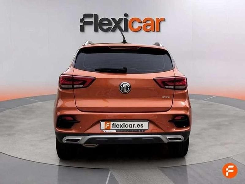 Usado MG ZS Comfort 106 CV (77 kW) 2023 Naranja SUV