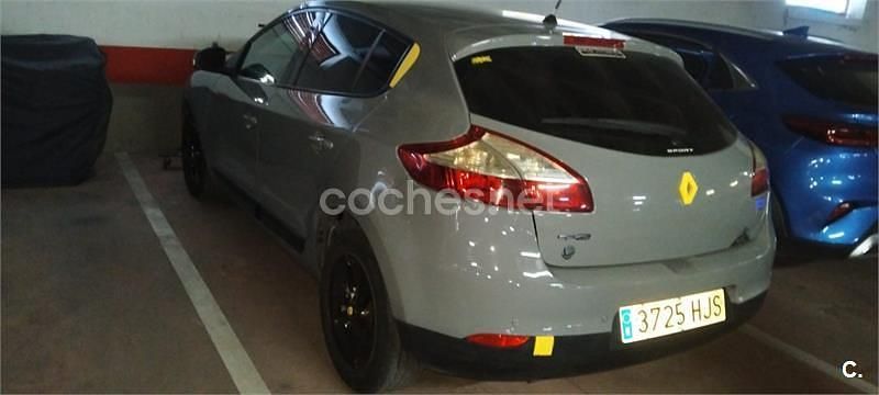 Usado Renault Mégane 110 CV (80 kW) 2012 Gris / plata Berlina