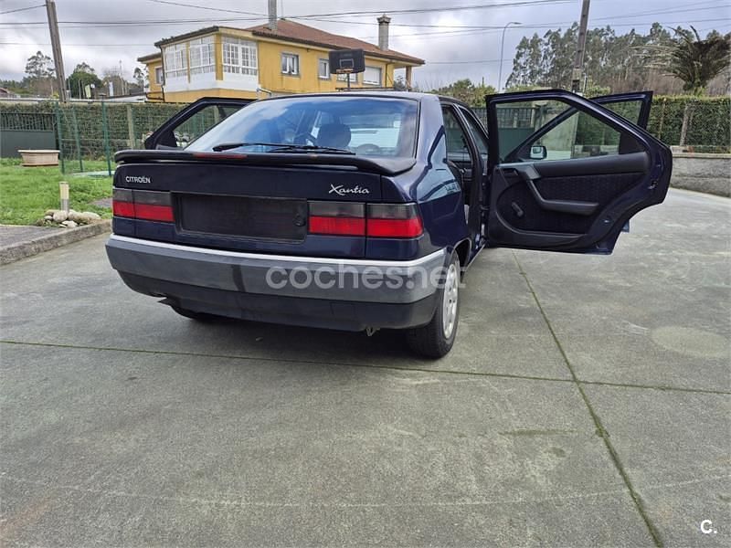 Usado Citroën Xantia 92 CV (67 kW) 1996 Azul Berlina