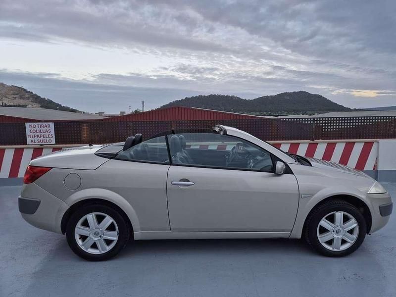 Beige Usado 2004 Renault Mégane Cabriolet Dynamique Descapotable | 7500 € (Caro) - Imagen 1/4