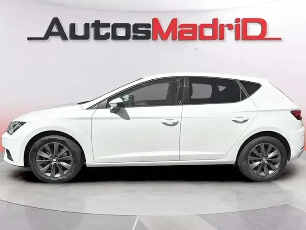 Usado Seat Leon Style 116 CV (85 kW) 2020 Blanco Berlina