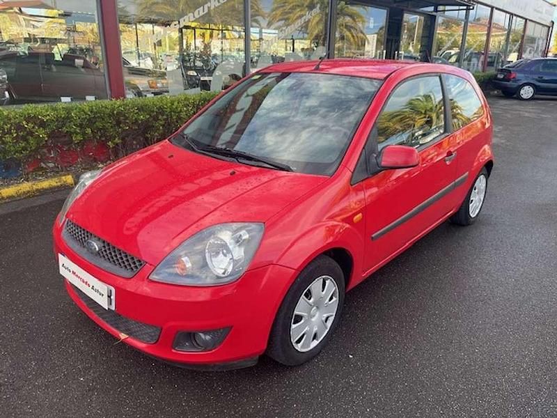 Rojo Usado 2007 Ford Fiesta Ambiente Utilitario | 2800 € (Precio justo) - Imagen 1/4