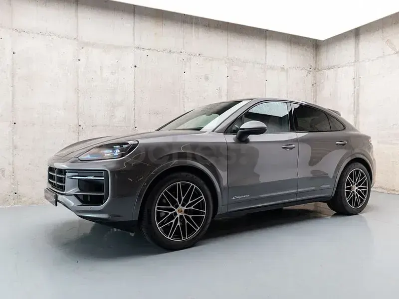 Usado Porsche Cayenne 353 CV (259 kW) 2023 Gris / plata SUV