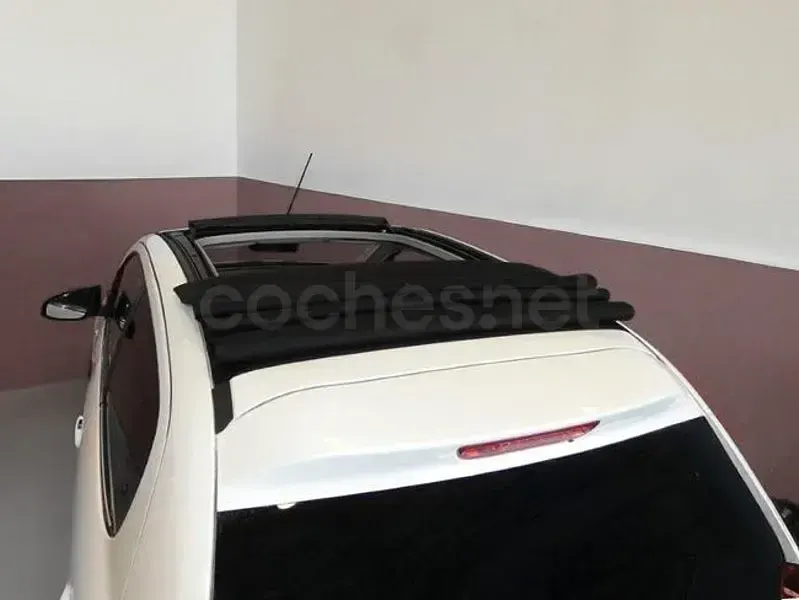 Begagnad Peugeot 108 Allure 72 HK (52 kW) 2021 Vit Sedan