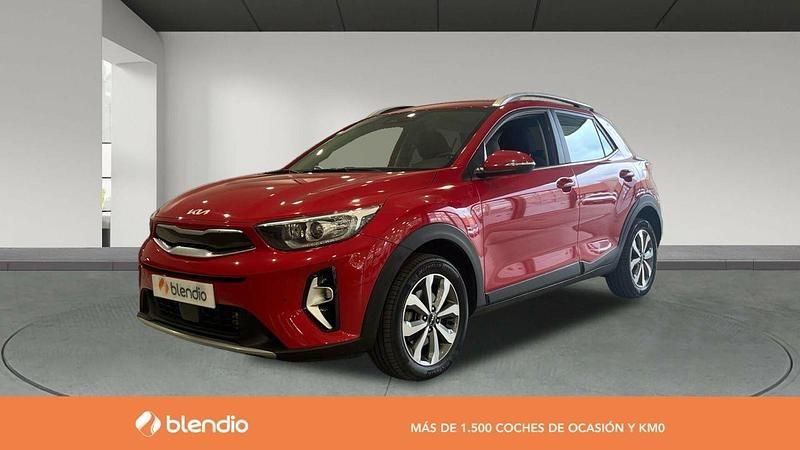Usado Kia Stonic 100 CV (73 kW) 2024 Rojo SUV