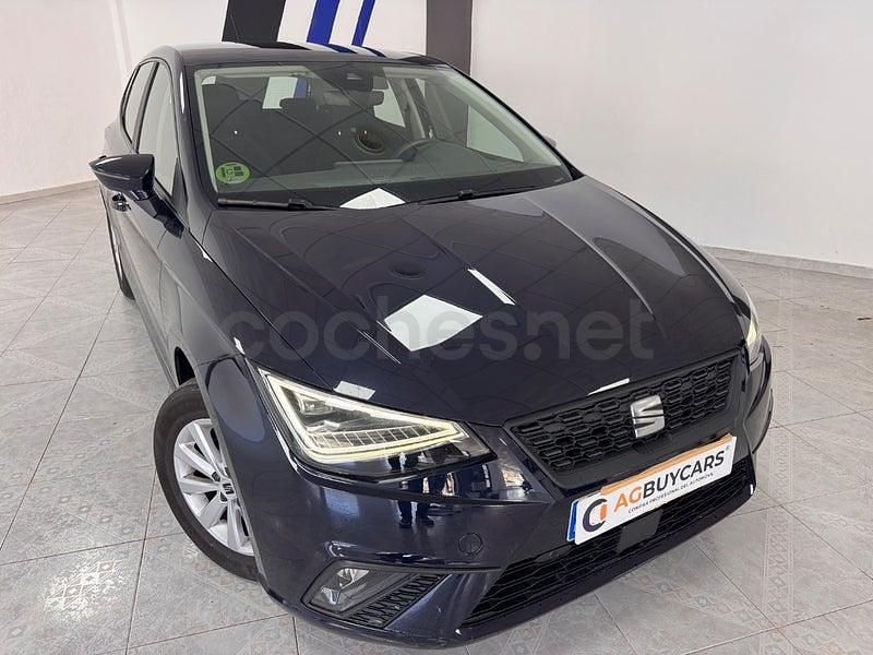 Usado Seat Ibiza Style Plus 110 CV (80 kW) 2022 Azul Utilitario