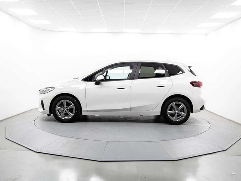 Usado BMW 218 Active Tourer 150 CV (110 kW) 2025 Blanco Monovolumen