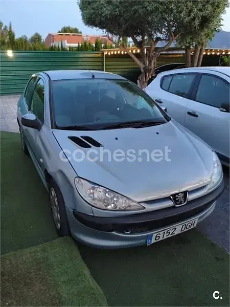 Begagnad Peugeot 206 70 HK (51 kW) 2005 Grå Sedan