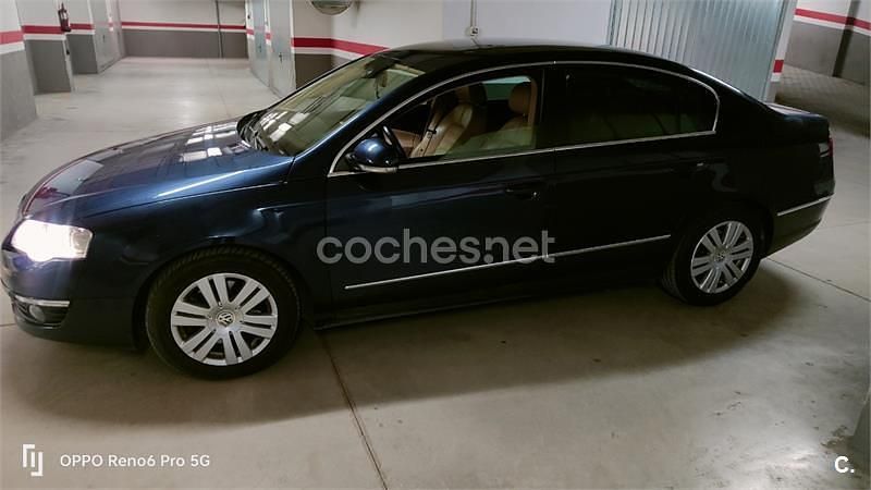 Begagnad VW Passat Highline 140 HK (102 kW) 2006 Blå Sedan