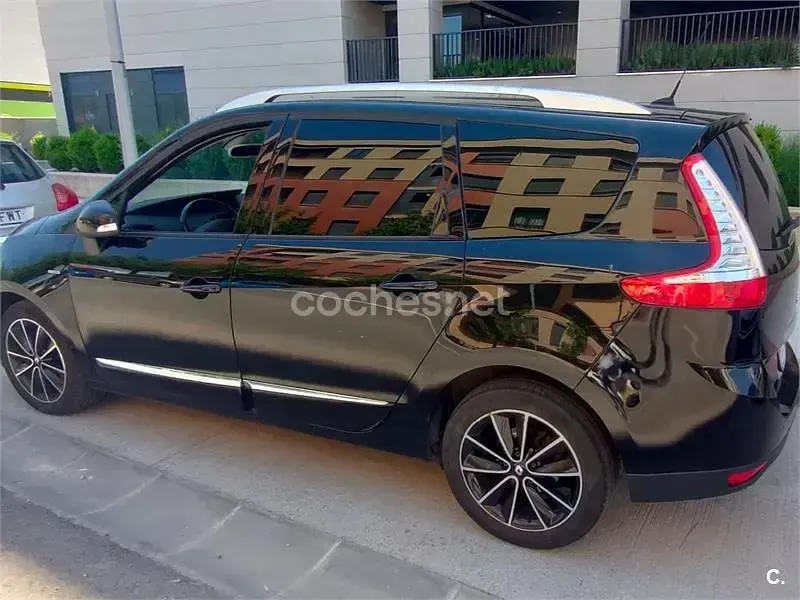 Usado Renault Grand Scénic III Bose Edition 130 CV (95 kW) 2013 Negro Monovolumen